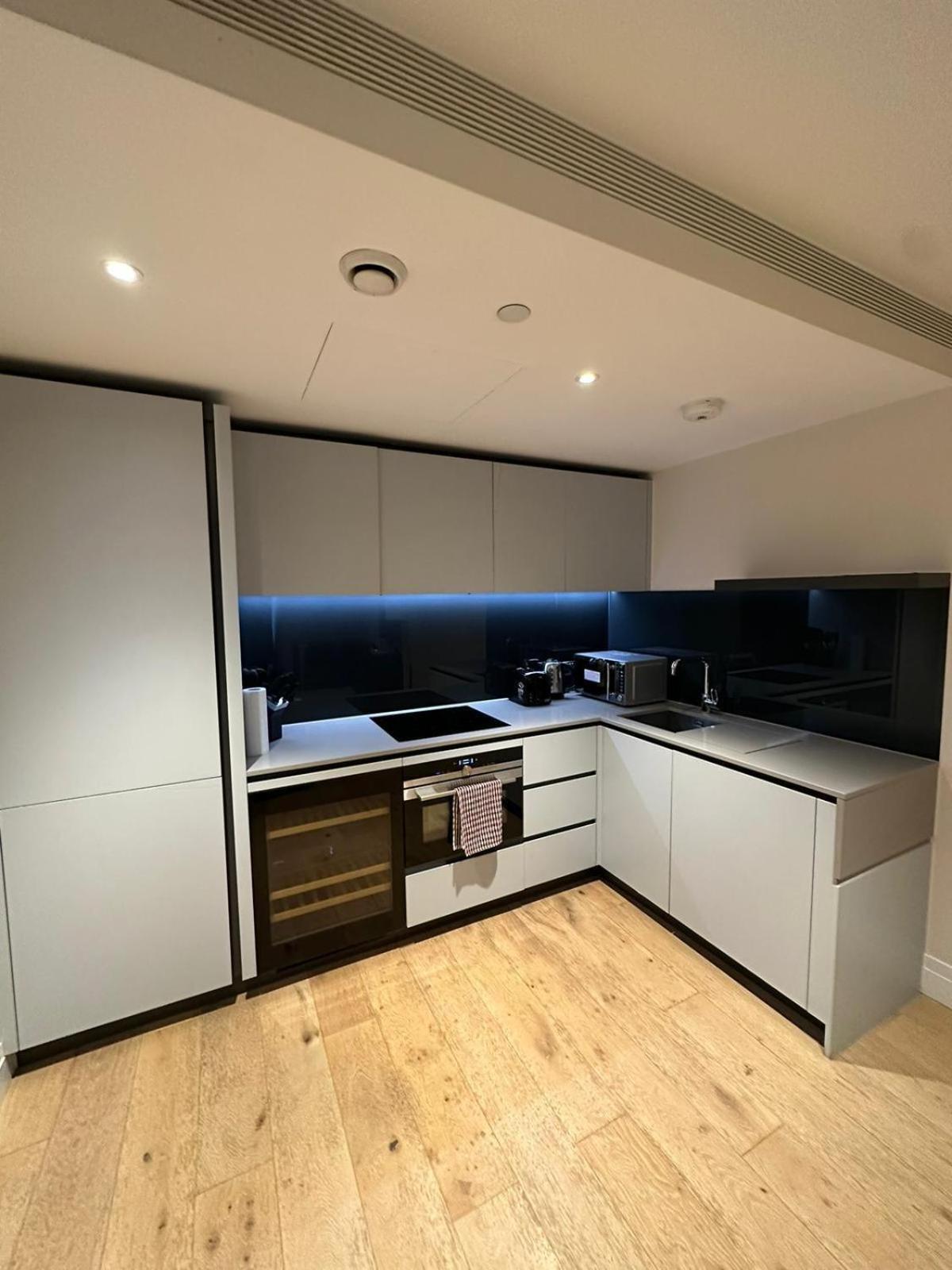 Studio Come 1 Bed Flat In Vauxhall Next To Battersea ロンドン エクステリア 写真
