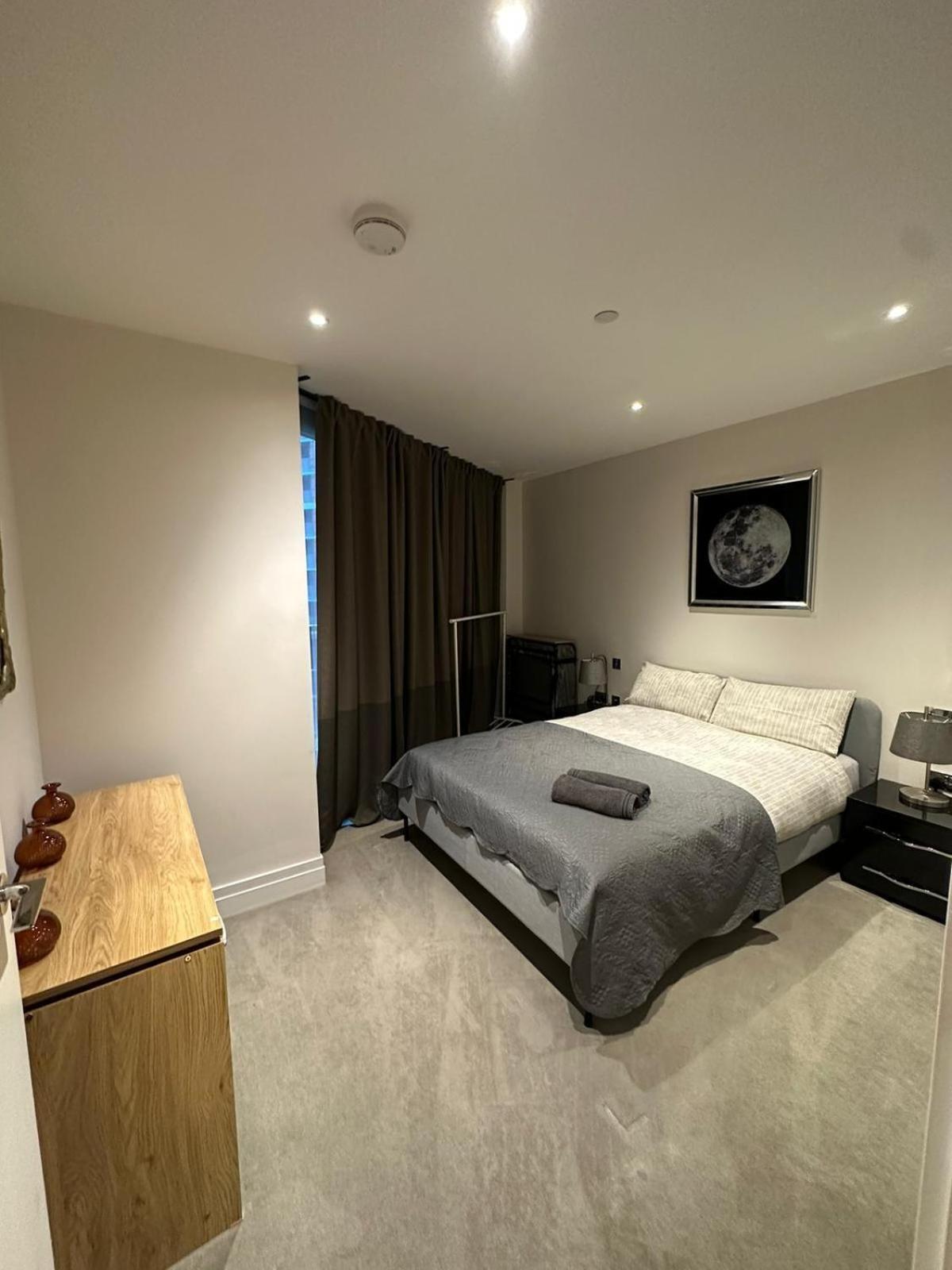 Studio Come 1 Bed Flat In Vauxhall Next To Battersea ロンドン 部屋 写真