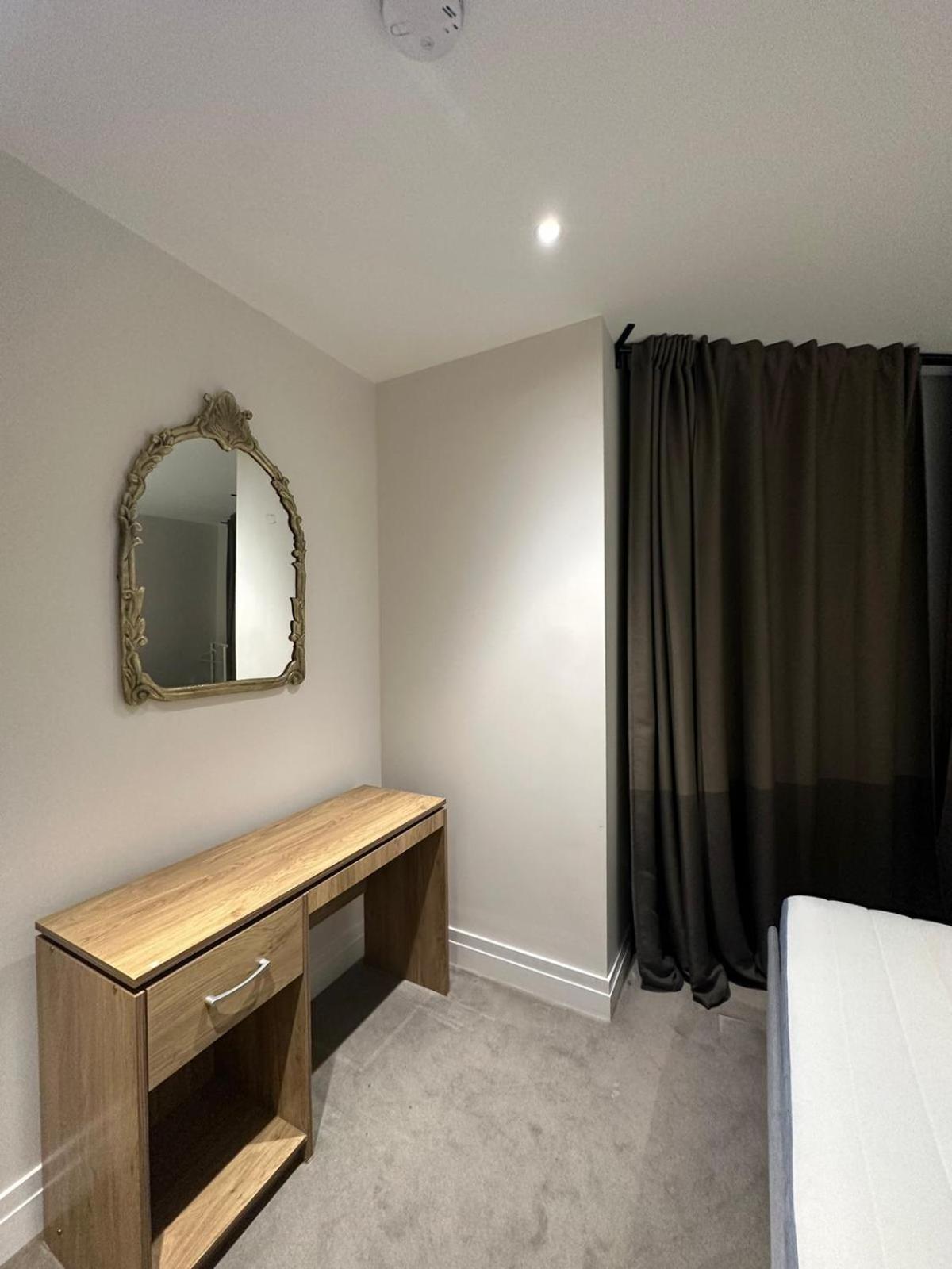 Studio Come 1 Bed Flat In Vauxhall Next To Battersea ロンドン 部屋 写真